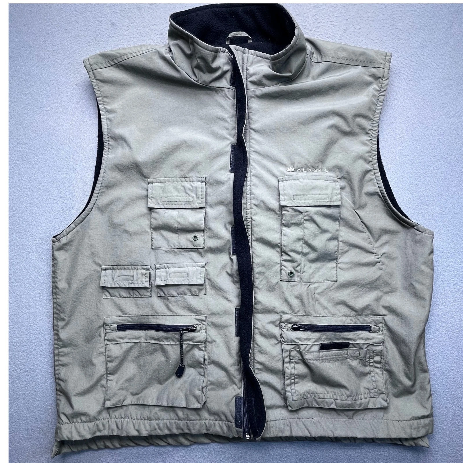 Alaska Fishing Vest Mens Size Large Multi Pocket Travel Outdoor Gorpcore Khaki