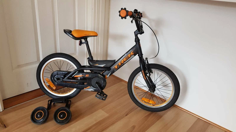 trek training wheels