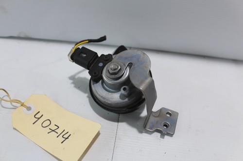 Mercedes Benz W205 C Class Low Tone 420Hz Horn A2055420820, A2055420420 - Picture 6 of 10