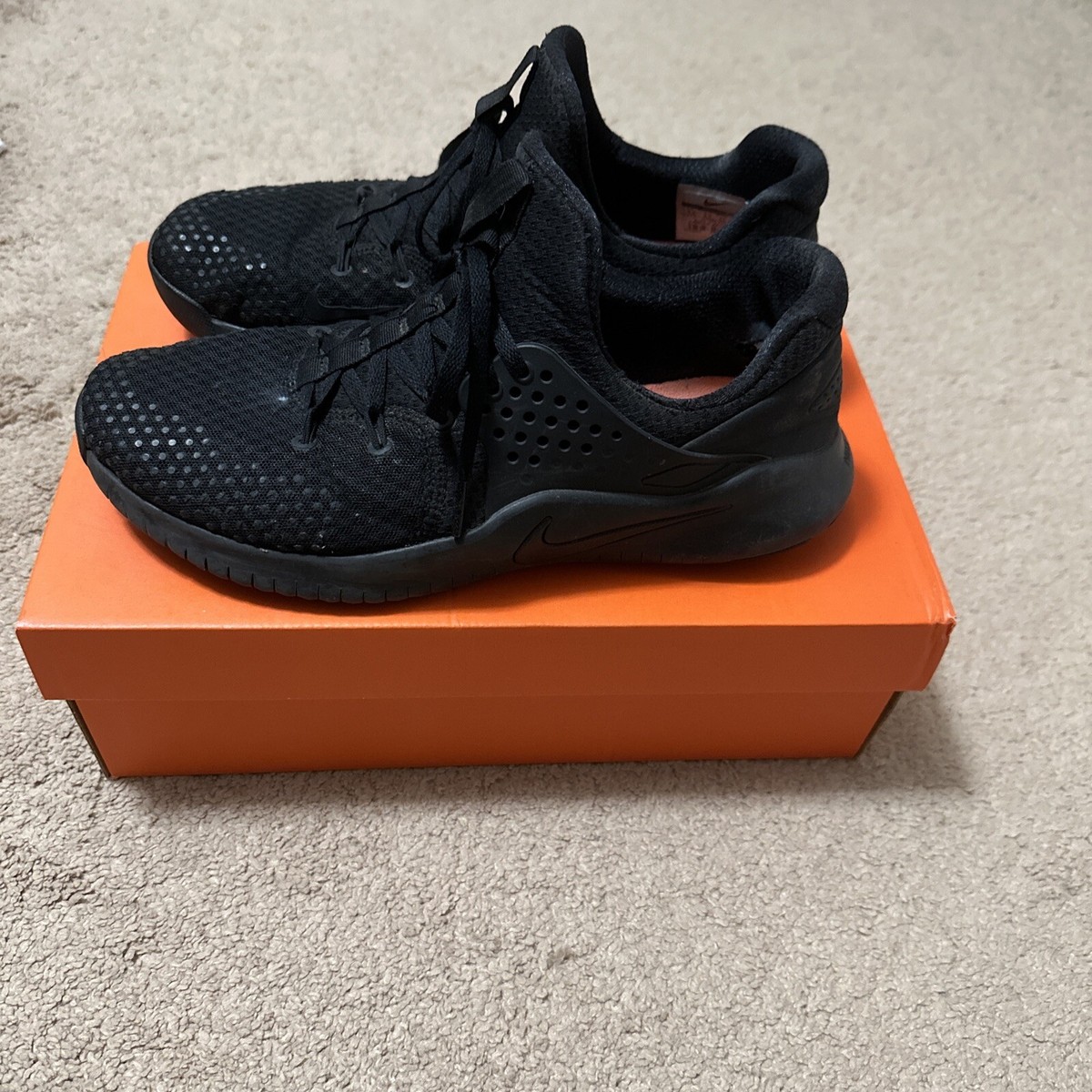 nike free trainer v8 black