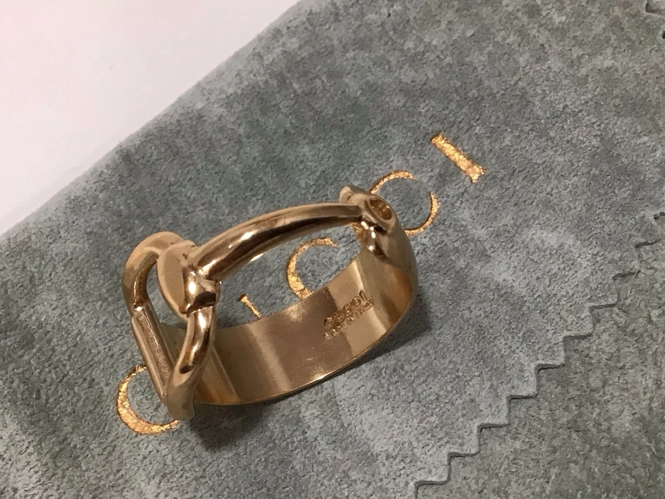 ANILLO SOPORTE BUFANDA FIRMADO GUCCI / Bolso protector Gucci Foto 3 de 4