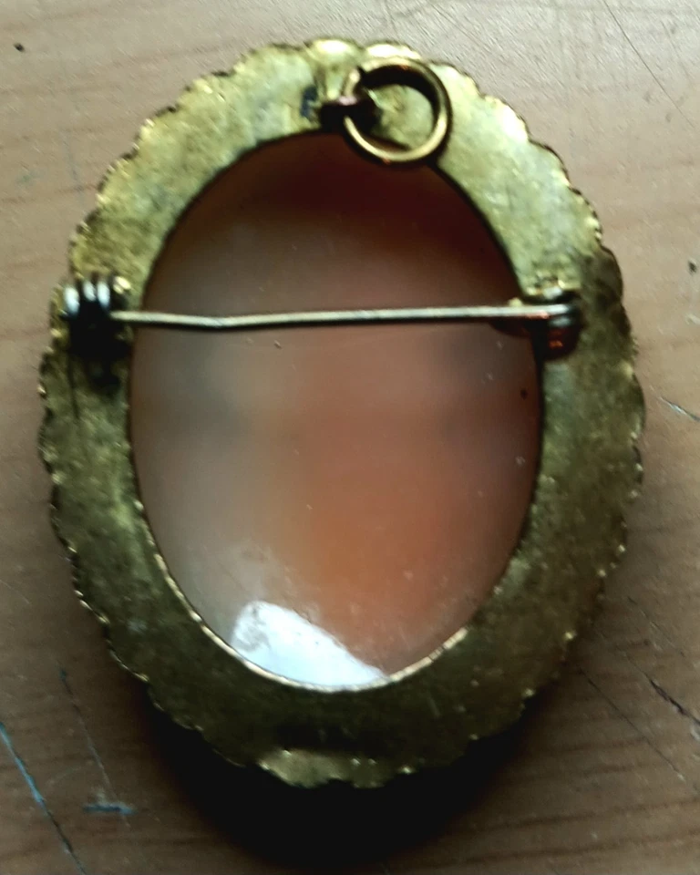 Pingente/broche feminino vintage Carl Art folheado a ouro 12kt esculpido à mão concha camafeu - Imagem 2 de 4