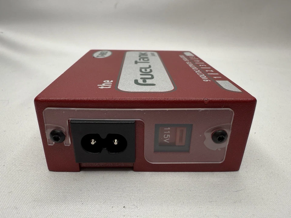 T-REX EL TANQUE DE COMBUSTIBLE JUNIOR 9V EFECTOS PEDAL FUENTE DE ALIMENTACIÓN COMPLETO COMPACTO Foto 3 de 4