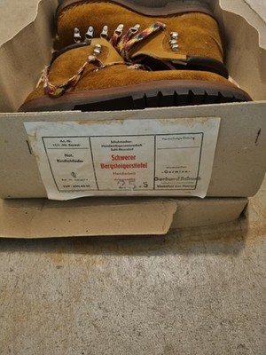 ABSOLUTE RARITÄT  Schwere Bergstiefel DDR 2 Paar