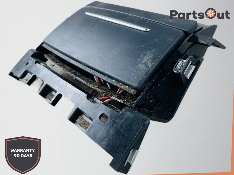 11-18 AUDI A8 QUATTRO - REAR Console Cigarette Lighter Power Outlet Assembly OEM - Imagem 2 de 4