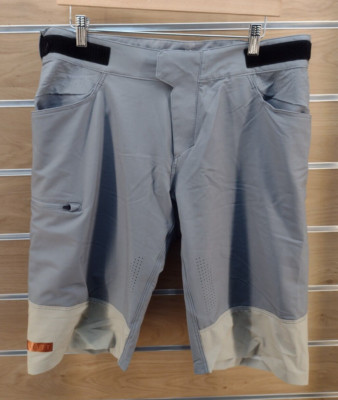 Leatt Shorts MTB Trail 3.0 V22 - Desert - Size Large (Reg. $100)