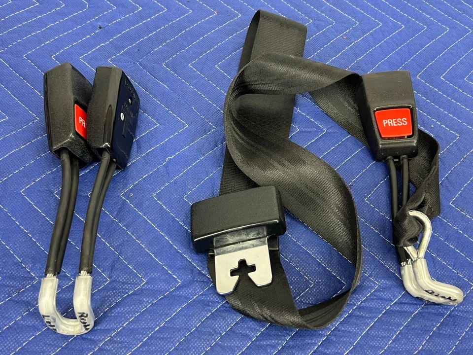 Conjunto de cinturón de seguridad medio trasero Volvo 740 760 1984-1989 sedán 1297785 OEM #1541EM Foto 4 de 4