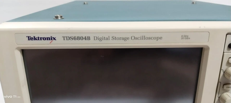 TEKTRONIX - TDS6804B - DIGITAL STORAGE OSCILLOSCOPE- 8 GHz - FOR SPARES - Image 3 of 4