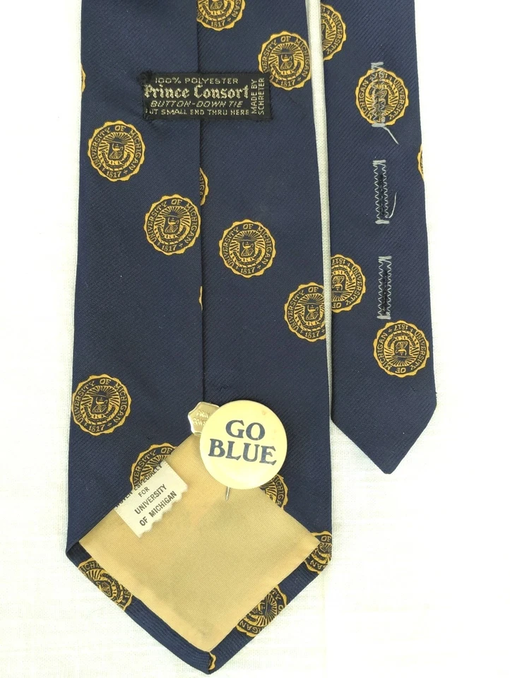 Винтажный галстук на пуговицах 60/70-е Univ of Michigan Seal Prince Consort синий темно-синий 33⁄4" - Изображение 3 из 4