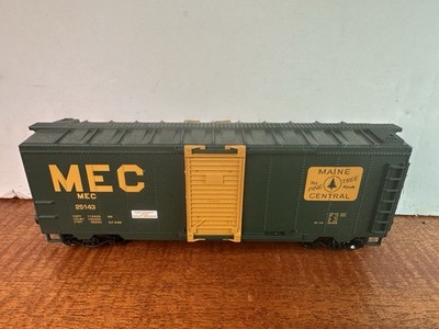 HO Scale Life-Like Maine Central MEC 40' Sliding Door Box Car MEC 25143