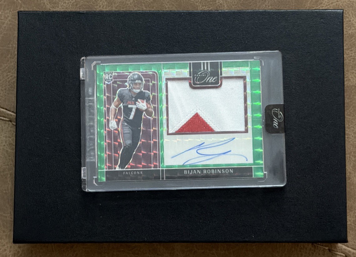 Panini One Bijan Robinson Rookie Autograph Patch 31/49 Card
