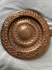Handgefertigter Kupferteller Aus Kupfer mit gr&uuml;ner Patina aus der DDR