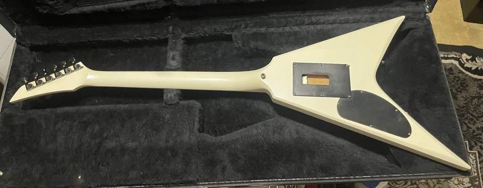 Carvin Ultra VT Early 90s Guitar White Kahler Tremolo W/OHSC Nice! Vintage 90s - Image 2 of 4