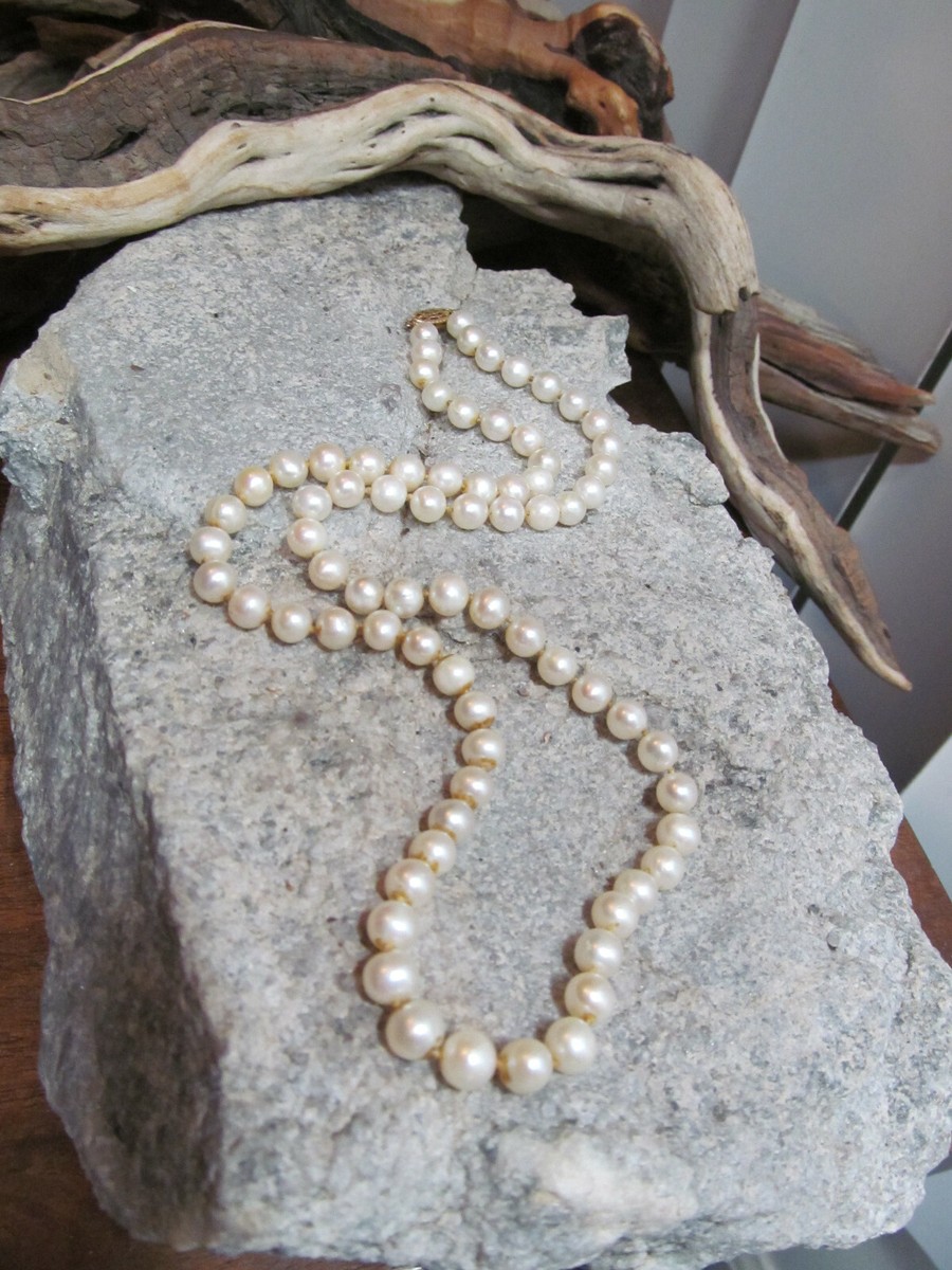 JCM 585 14k Gold Filigree Fish Clasp White Pearl Beads Beaded