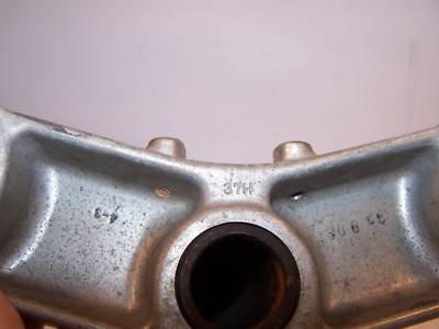 KAWASKI ZX7R LOWER TRIPLE TREE FORK HOLDER 44037-1295 ZX 7R