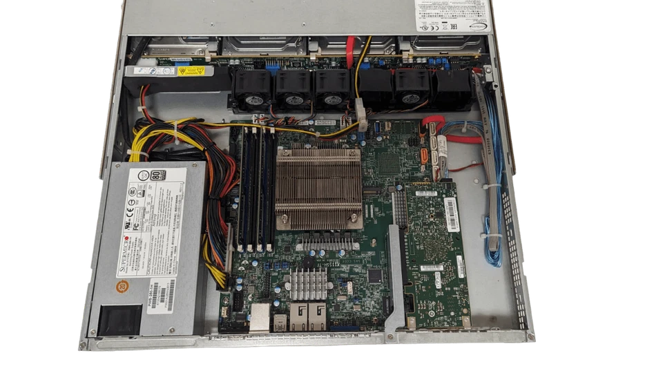 Supermicro 1U X11SSH-TF E3-1230 v6 3.5GHz / 32gb / SAS9300 - Image 3 of 4