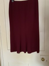 Ladies classy Straight line skirt  by “Belinda Ch’ng” lovely Condition size 14 .