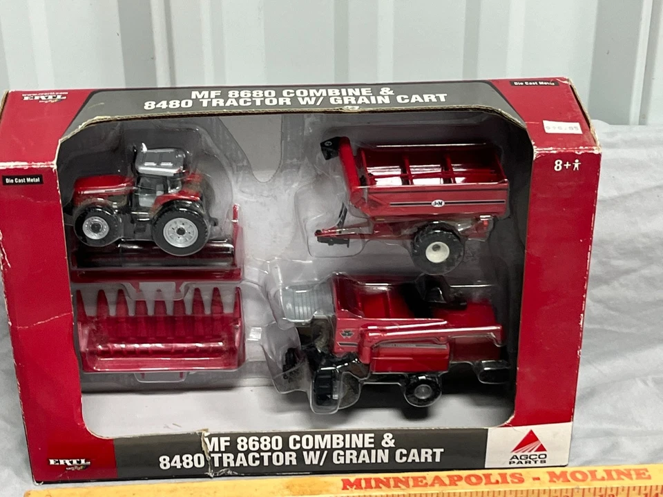Massey Ferguson MF 8680 Combine w 8480 Tractor & Cart 1:64 NIB SET both Heads - Image 2 of 4