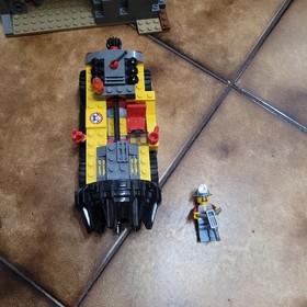 Lego City The Mine 4204 incomplete W/Instructions READ
