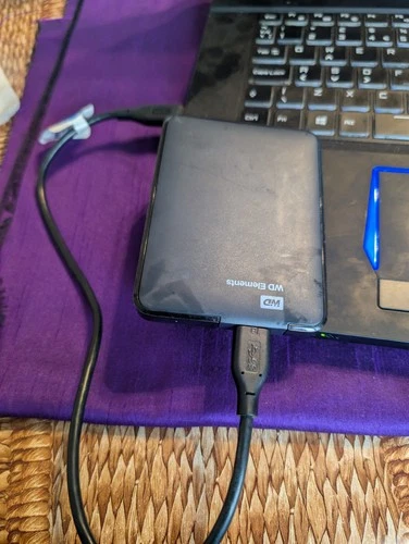 WD Elements 1TB Portable External Hard Drive, read descripton WDBHHG0010BBK-OB