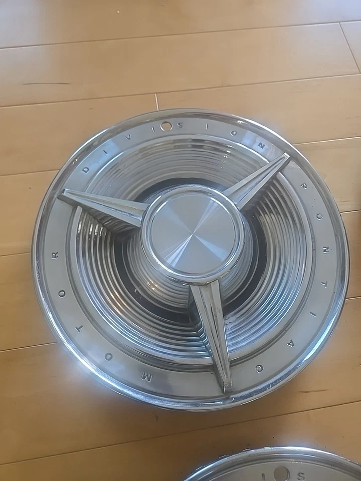 62 Pontiac Bonneville 1962 tapacubos cubiertas de rueda tapacubos 14" spinner OEM GM bonito Foto 2 de 4