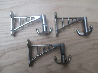 IRONMONGERY WORLD CAST IRON OLD VINTAGE RETRO SWIVEL COAT HANGING HOOK WALL MOUNTED ROTATING