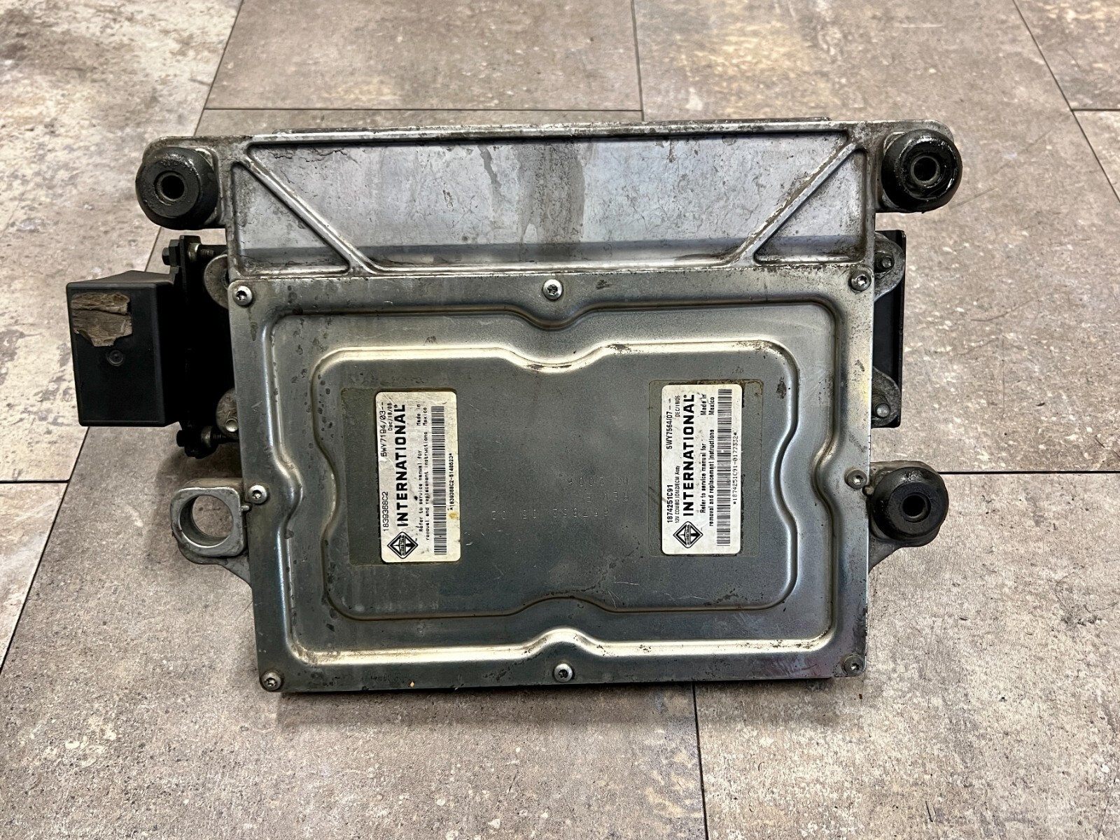 2006 International DT466E ECM Part # 1874251C91, 1839368C2 EGR  