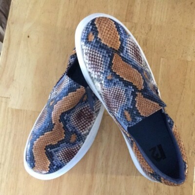 r2 Ladies Grace Snake Pattern Loafers Size 9