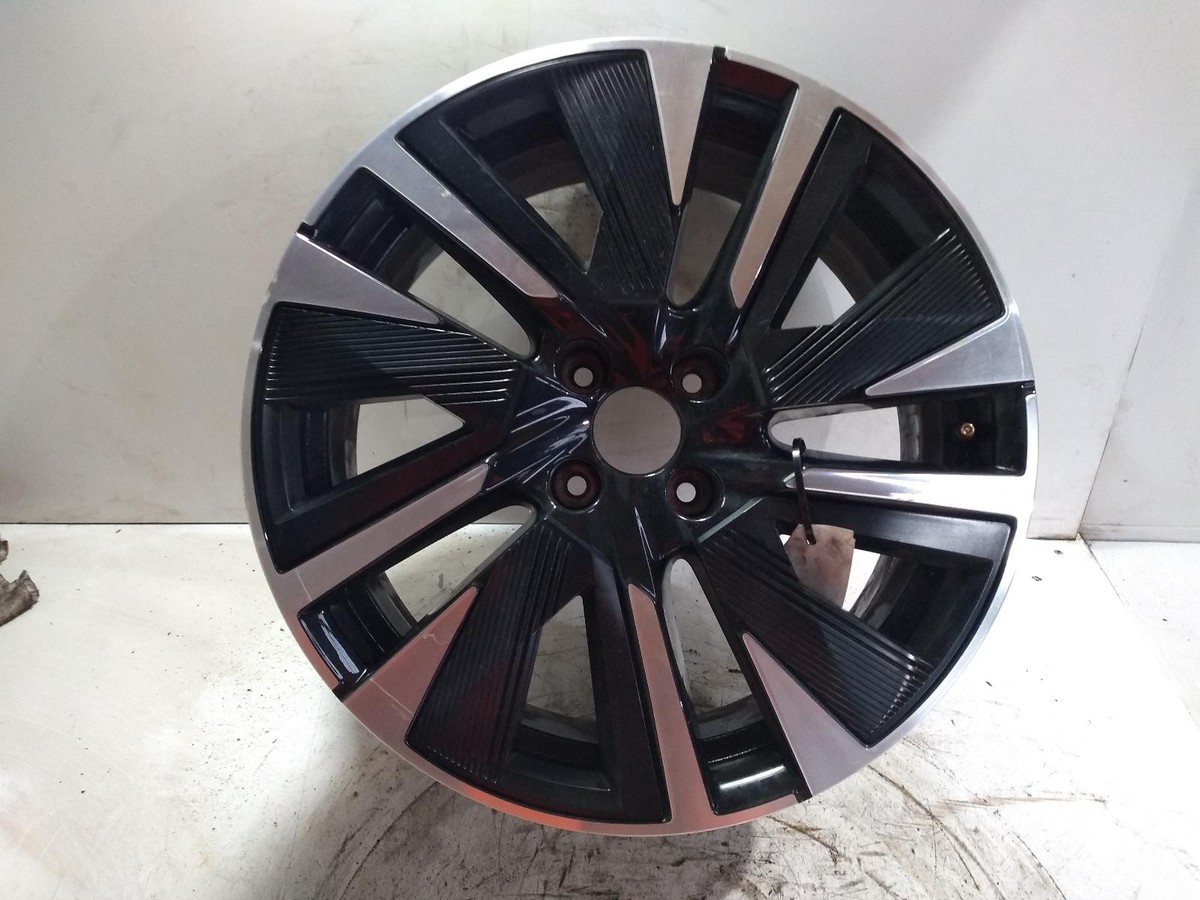 PEUGEOT 2008 ALLOY WHEEL 98281868XY 7JX18 ET35 (*) for sale
