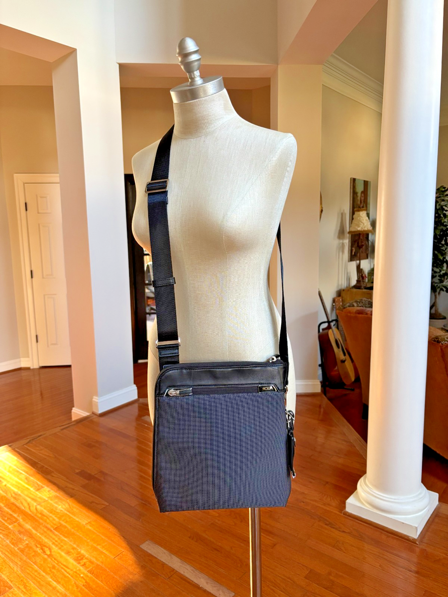 TUMI ARRIVE OWEN CROSSBODY 255030 BAG | eBay