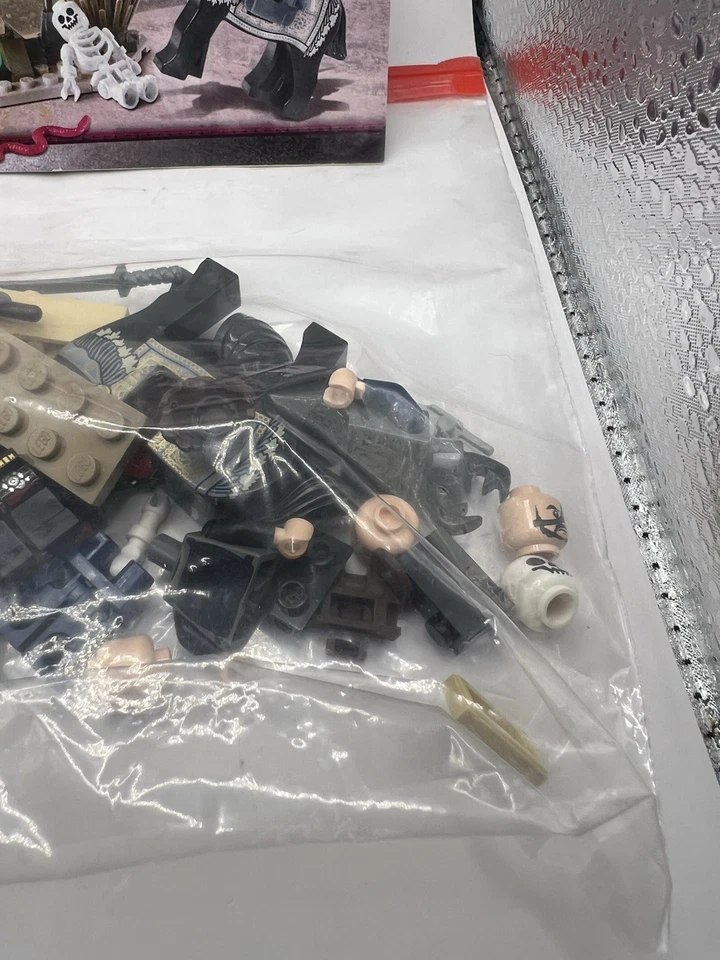 LEGO Prince of Persia: Desert Attack (7569) No Box Complete W/ Manuel - Image 4 of 4