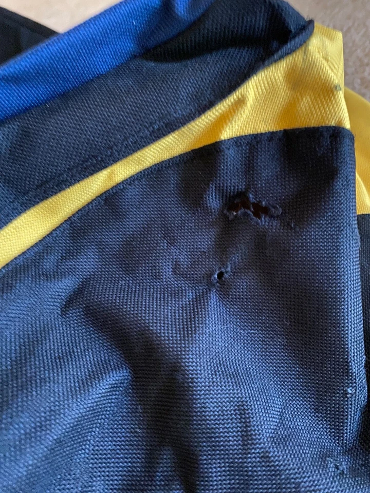 Buffalo Sabres NHL Sling Backpack Messenger Bag - Image 4 of 4