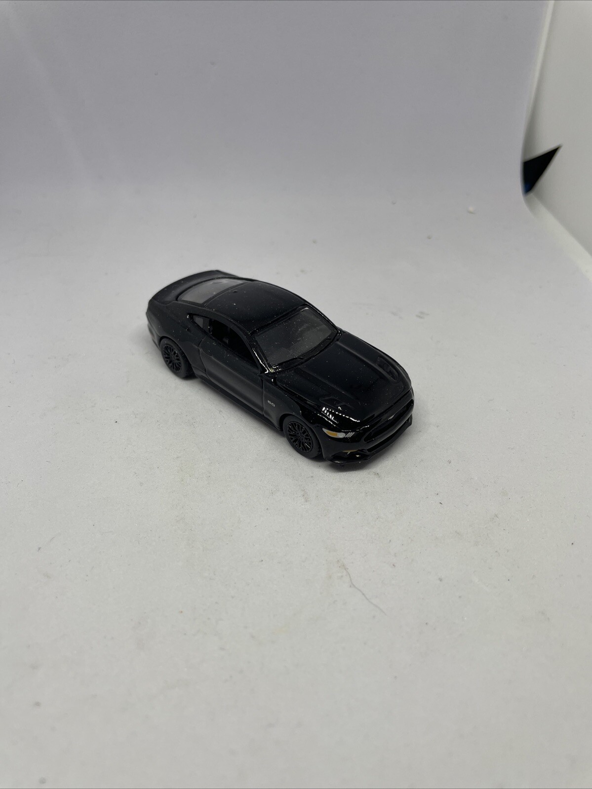 AUTO WORLD AW 2015 Ford Mustang GT Modern Muscle Car