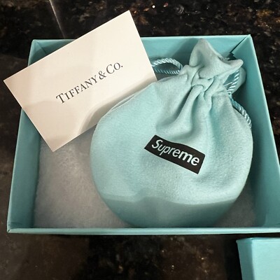 SUPREME x Tiffany and Co. Return to Tiffany Oval Tag Keyring | eBay