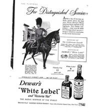Publicité imprimée Dewars étiquette blanche Victoria Vat Scotch Whisky 1942 Coldstream Guards