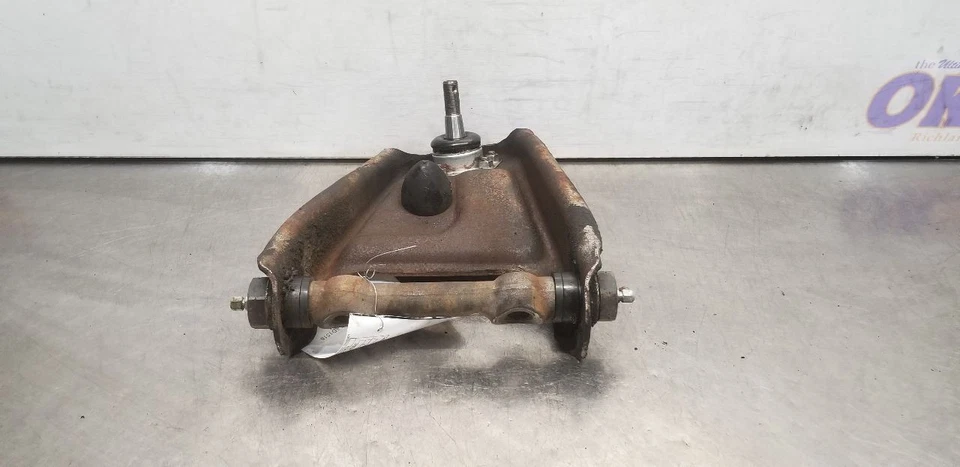 Chevy C20 1969 4x2 brazo de control superior pasajero delantero derecho Foto 4 de 4