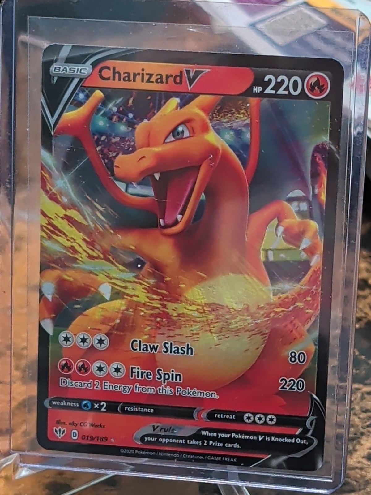 Pokemon Charizard V - Ultra Rare - 19/189 - SWSH Darkness Ablaze Near Mint TCG