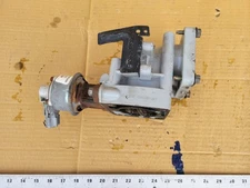 RF-F67E-9H474 Ford Explorer 302 5.0L GT40 Intake Throttle Body Elbow W/ EGR 