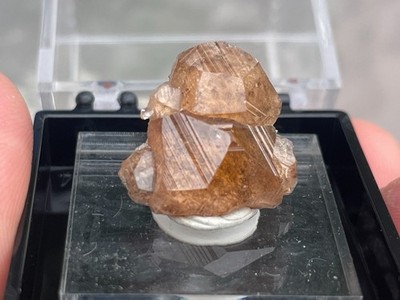 Sharp, clear garnet var. hessonite from Jeffrey Mine, Quebec, Canada