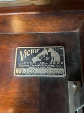 1921 Victrola VV-100 Talking Machine 