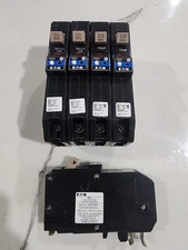 CHFP120DF - Type CH PLUG ON NEUTRAL - Eaton Cutler Hammer - Package of 5 Units.