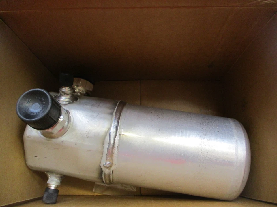 GM Chevy GMC AC Accumulator Receiver Drier 2724877 - Image 4 of 4