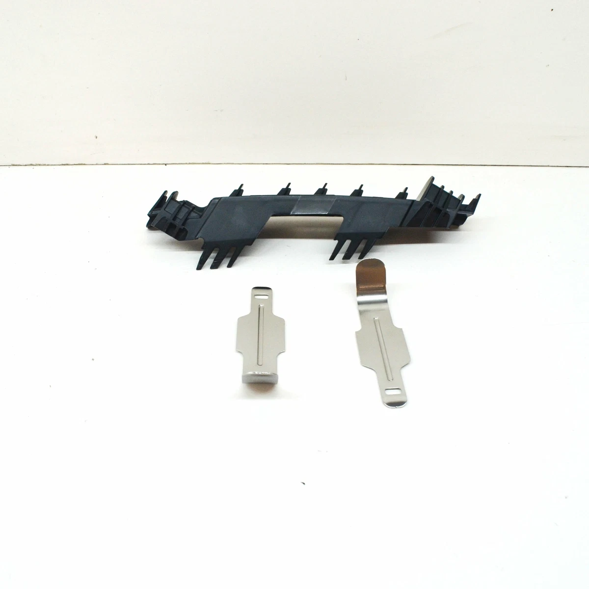NEW BMW 3 G20 FRONT RIGHT HEADLIGHT BRACKET MOUNT 63118496142 