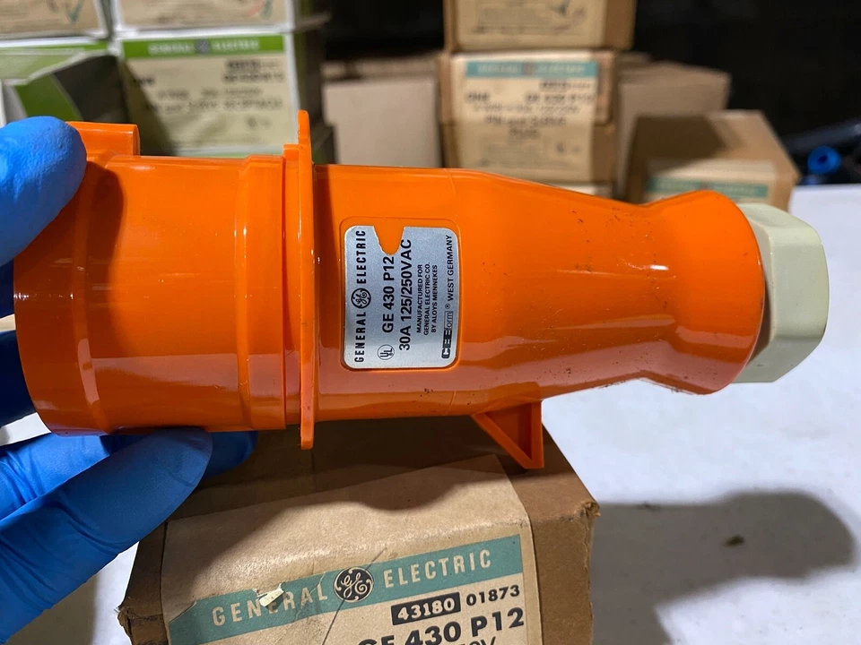 Set of GE (1) GE430P12 Plug & (1) GE430R12 Receptical 30A 125/250V, Pin & Sleeve - Image 4 of 4