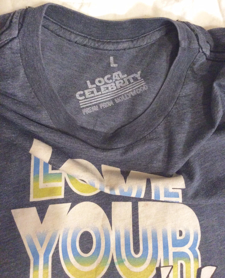 Camiseta de celebridad local “Ama a tus enemigos” recién sacada de Hollywood talla L Foto 2 de 4