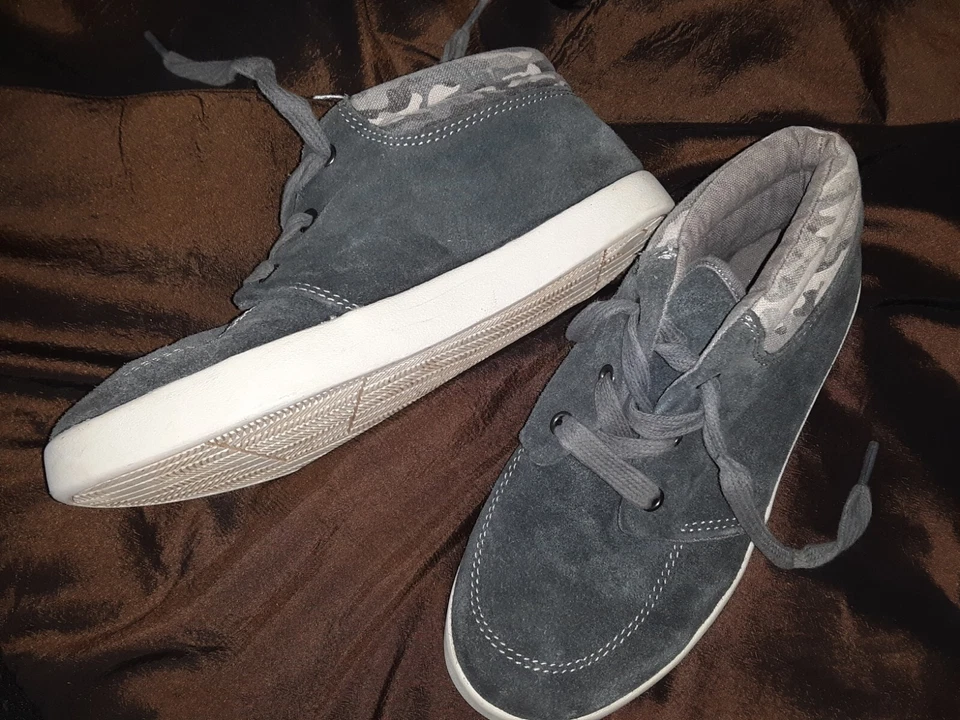 Zapatos mocasines sin cordones Cherokee para niños, gris azul, zapatillas de cuero, talla 1, cordones. Foto 3 de 4