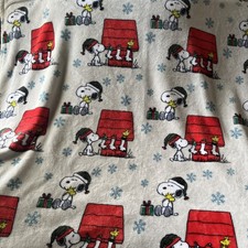Peanuts Snoopy Christmas Plush Blanket Woodstock Snowflakes Holiday Throw 72x48