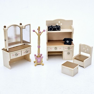 SYLVANIAN FAMILIES Sister's Bedroom FRISIERTISCH ANRICHTE STUHL HOCKER STÄNDER