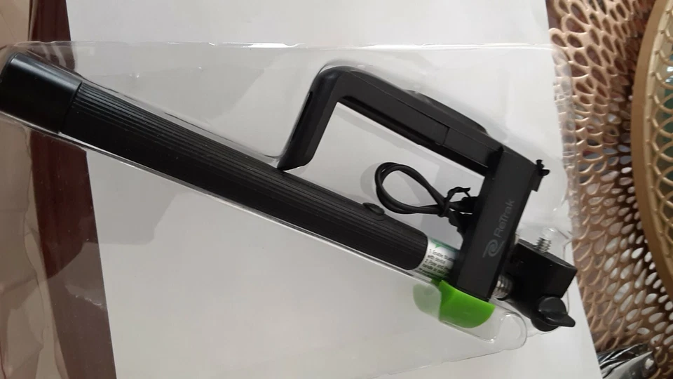 ReTrak Wireless Bluetooth Extendable Selfie Stick Cellphone Camera Black  - Image 4 of 4