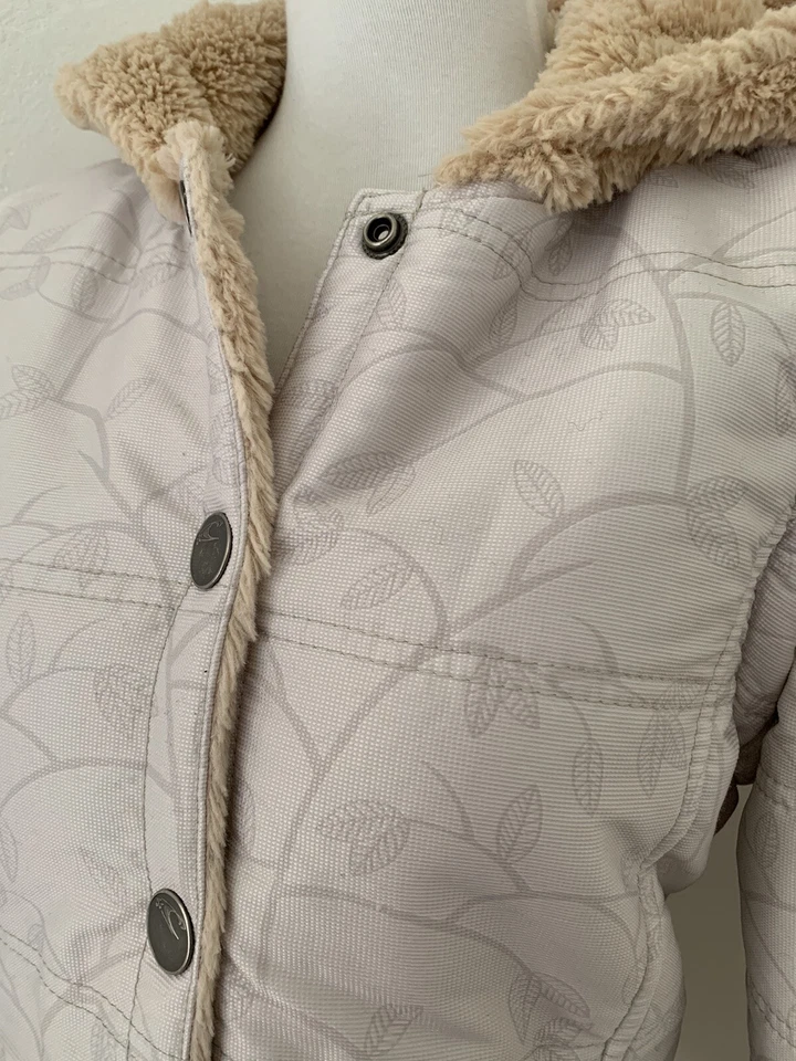 Jaqueta O'Neill Feminina Média Marfim Zíper Manga Forrada de Pele Capuz Snap Front - Imagem 2 de 4